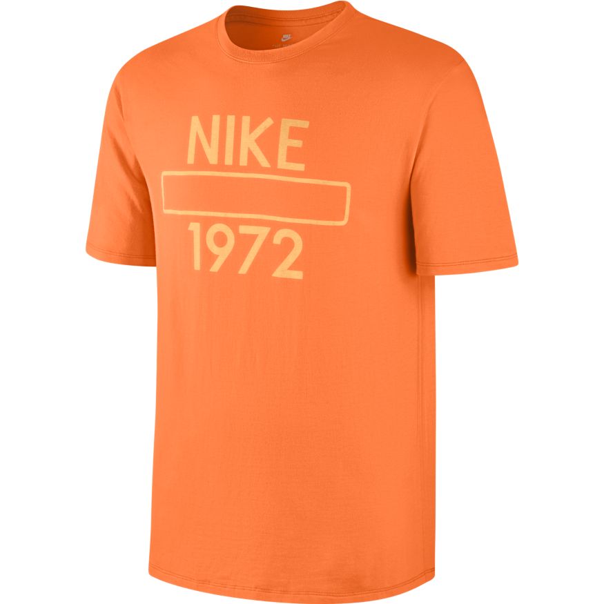 847612-856 Nike póló