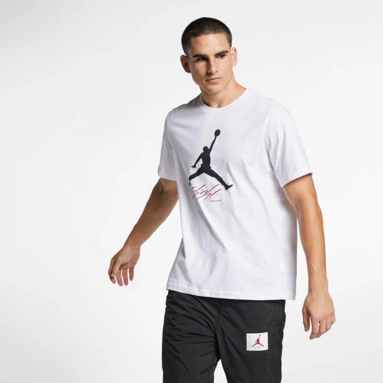 AO0664-100 Nike  Jordan póló.