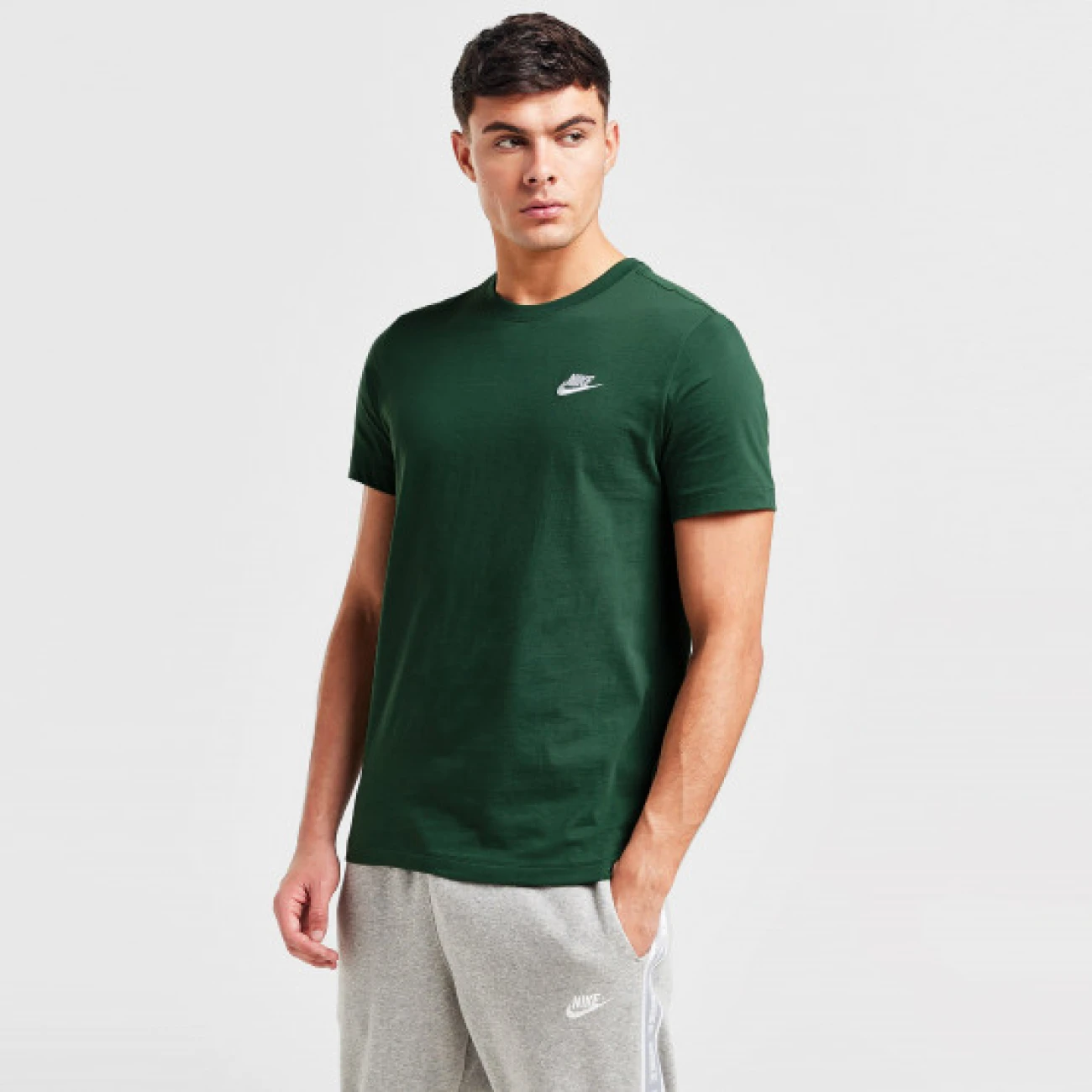 AR4997-323 Nike póló