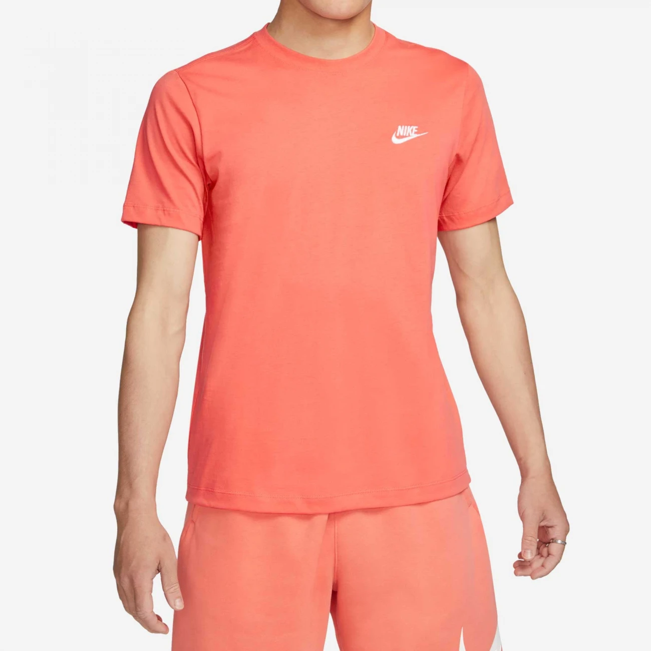AR4997-814 Nike póló