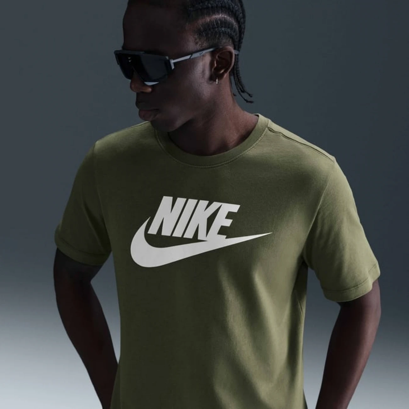 AR5004-222 Nike póló
