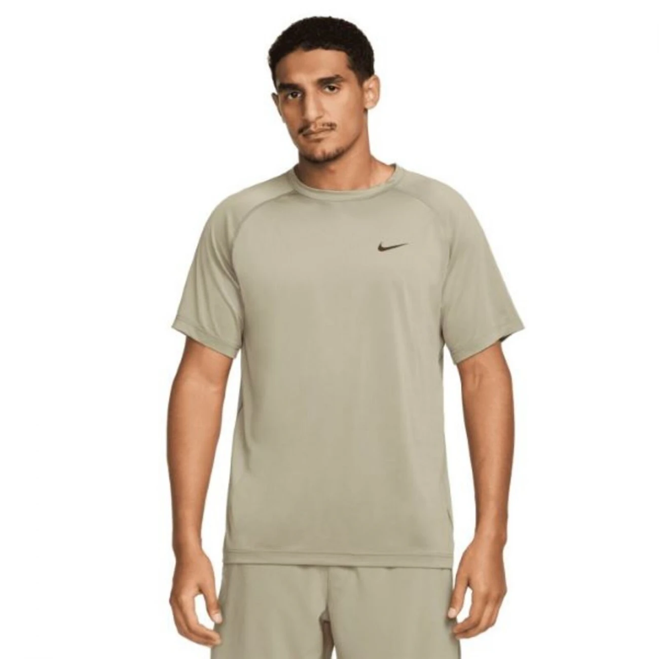 DV9815-320 Nike póló