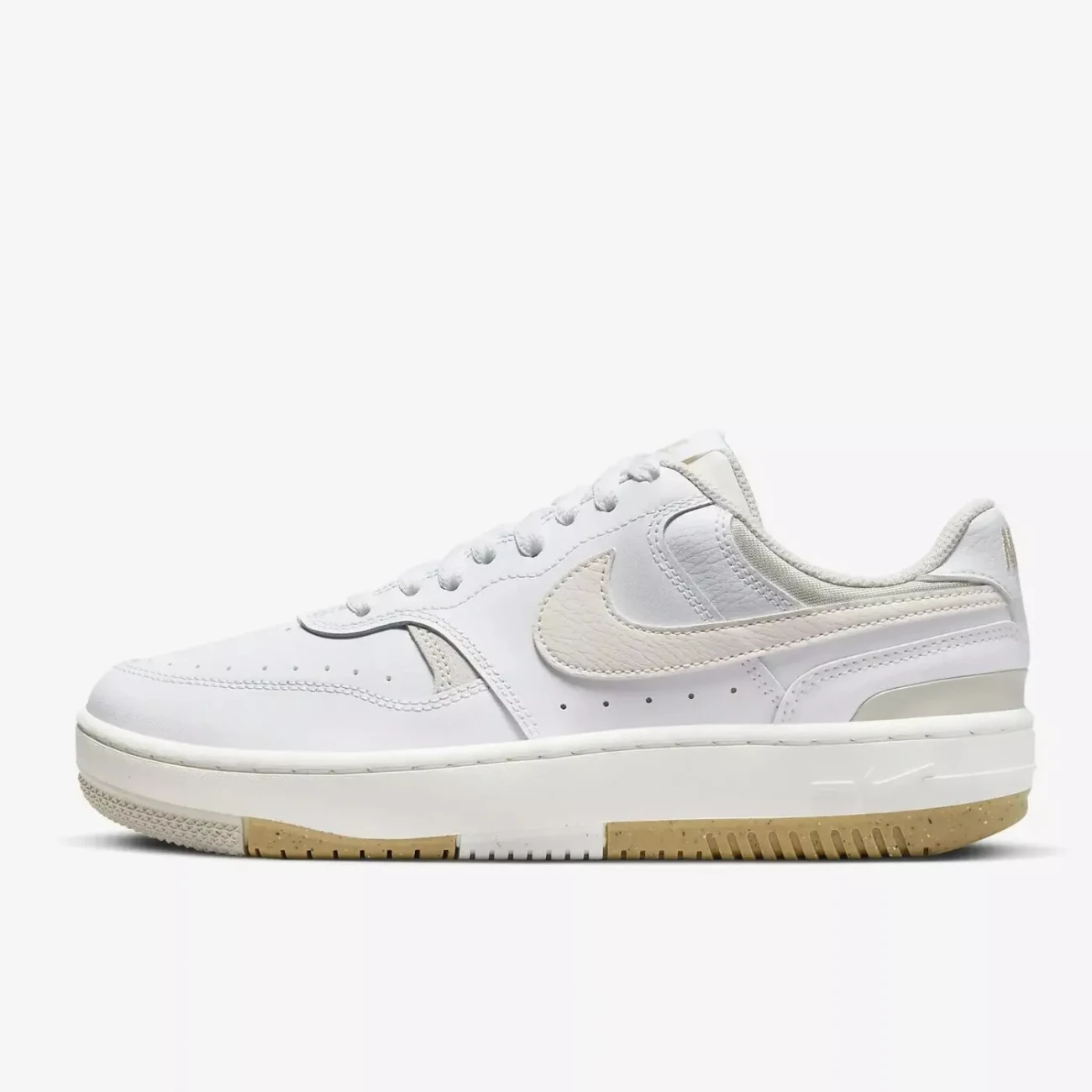 DX9176-103 Wmns Nike Gamma Force