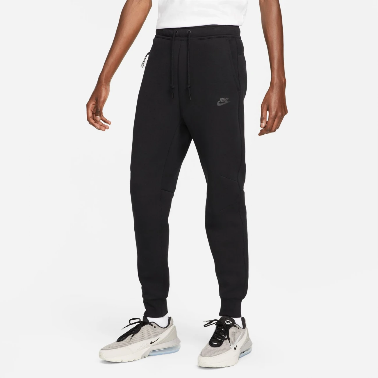 FB8002-060 Nike alsó