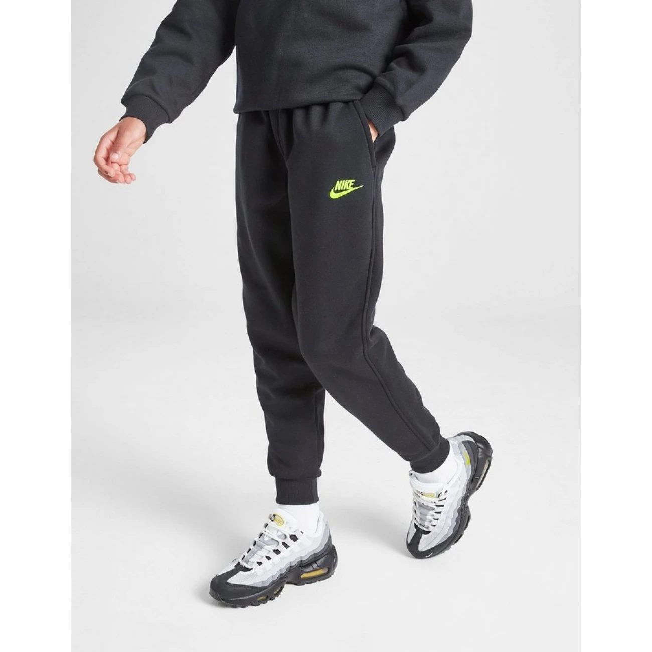 FD3008-011 Nike alsó