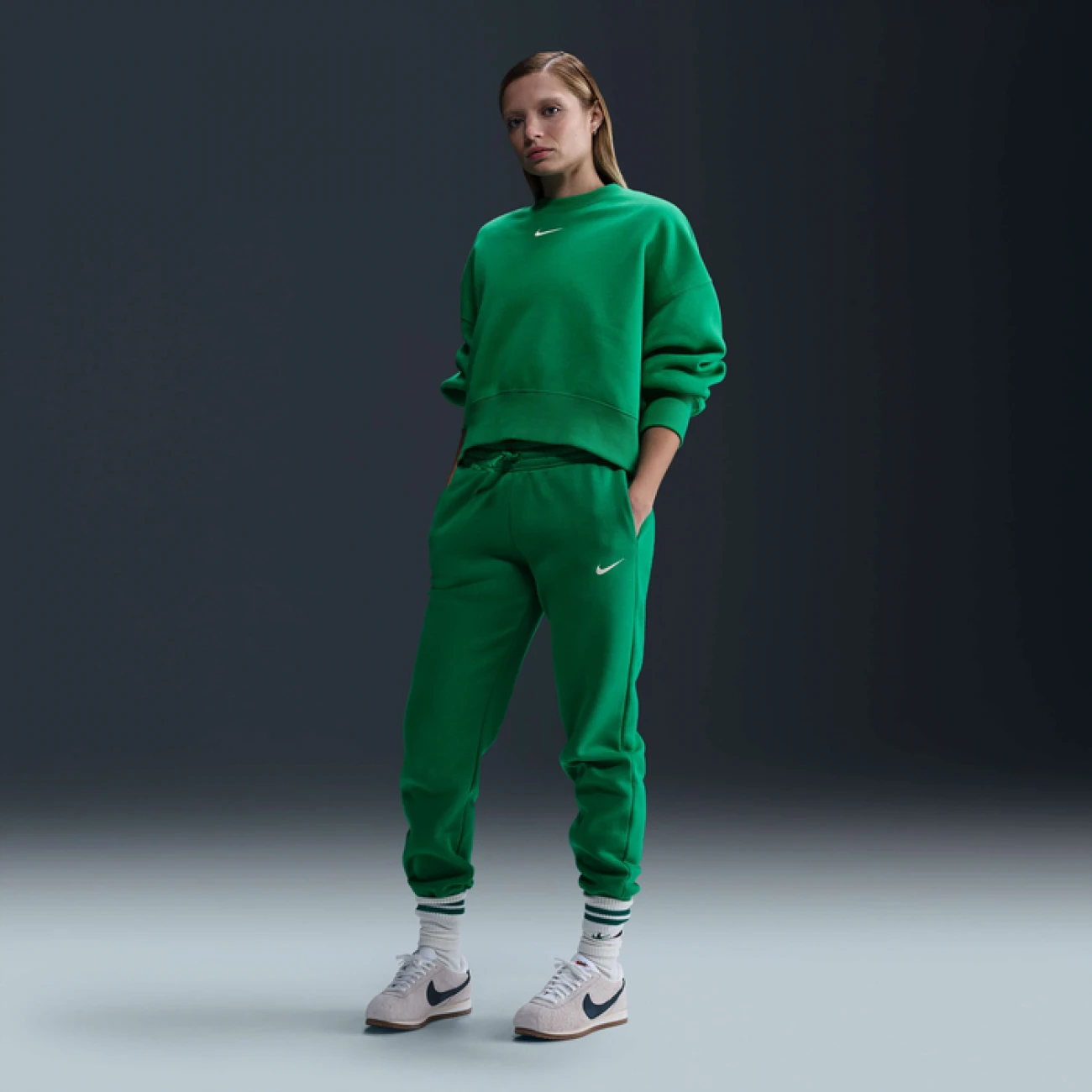 FZ7626-324 Nike nadrág