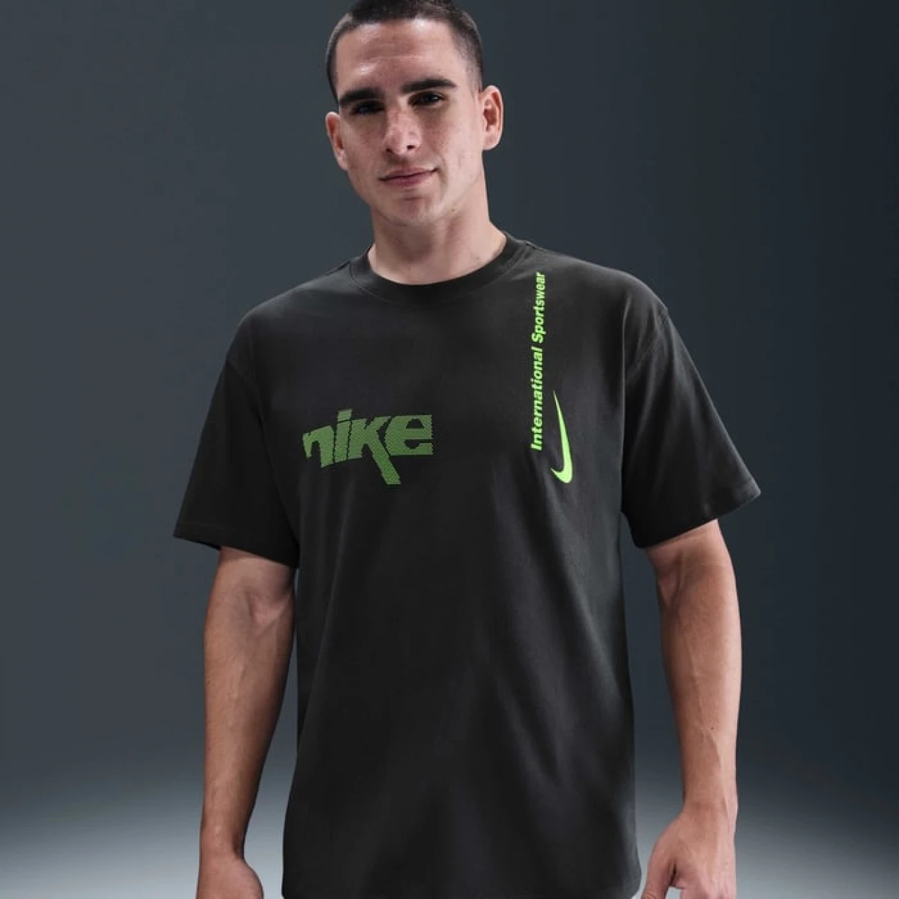 HQ9262-060 Nike póló