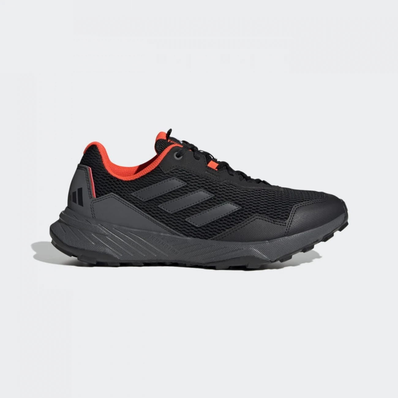 IF0554 Adidas Tracefinder