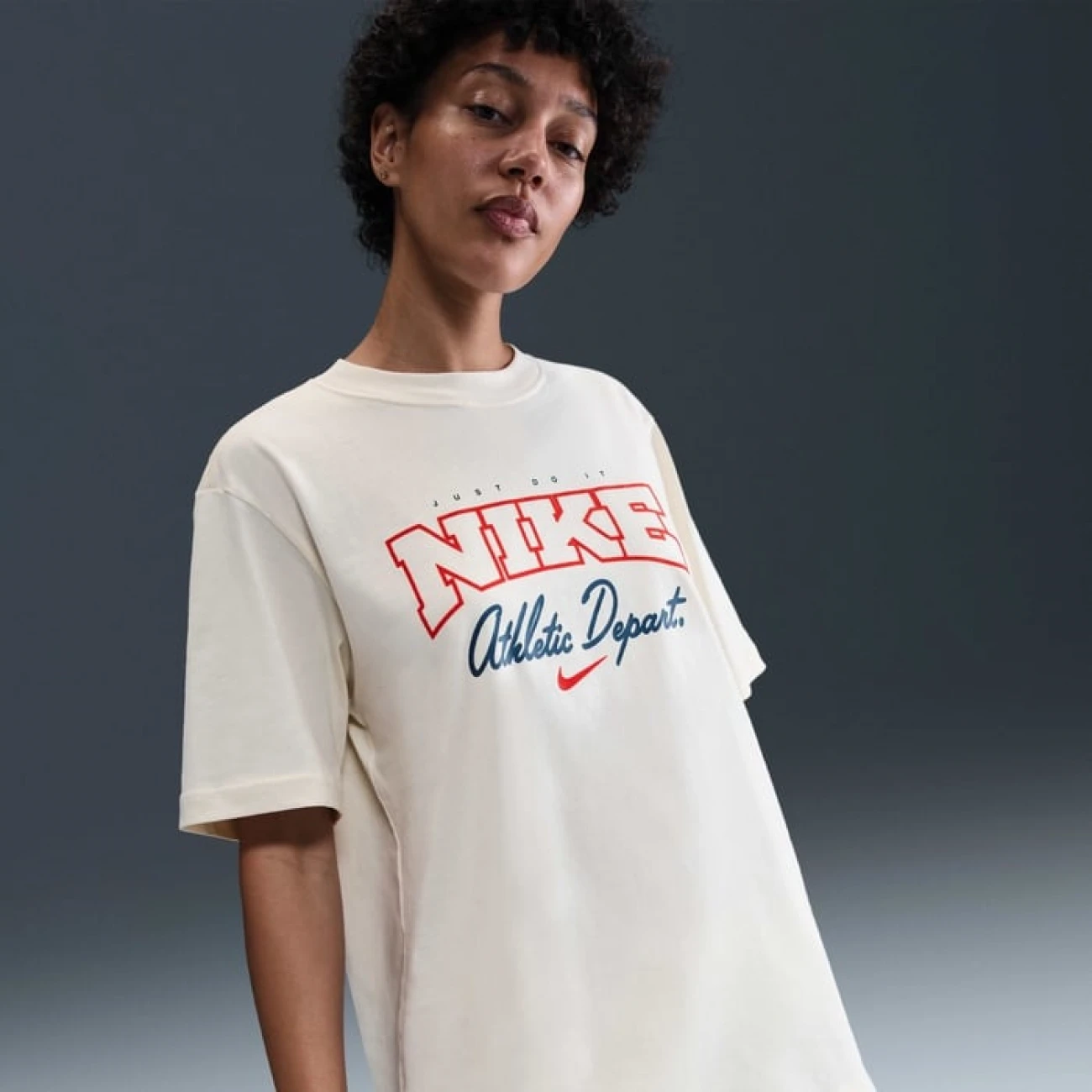 IF1180-110 Nike póló