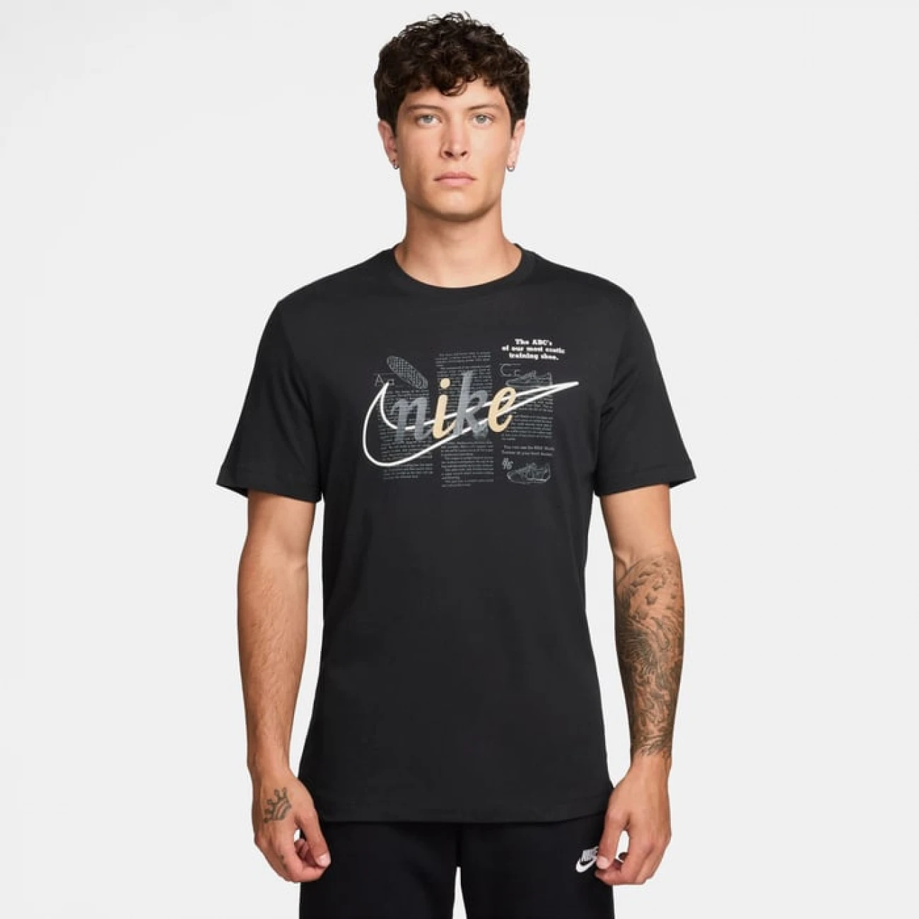 IH1141-010 Nike póló