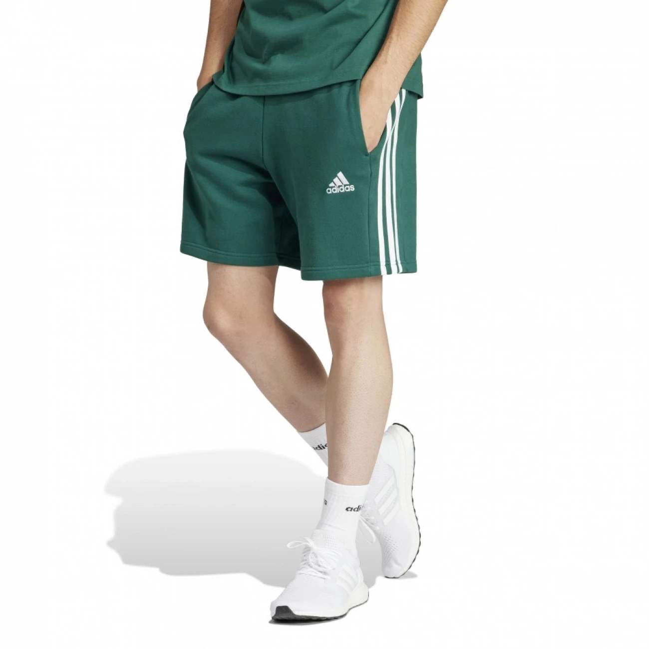 IS1342 Adidas short