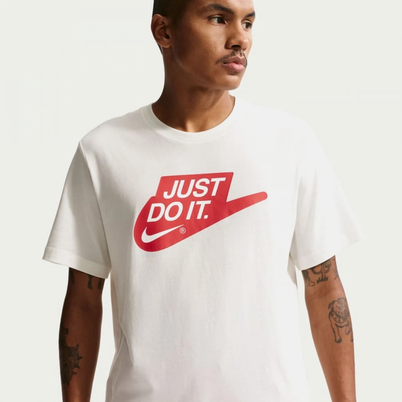 Io9512-133 Nike póló