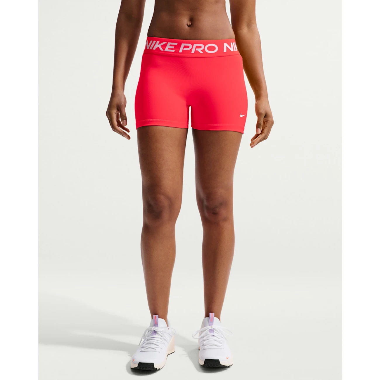 Iq1037-696 Nike pro short