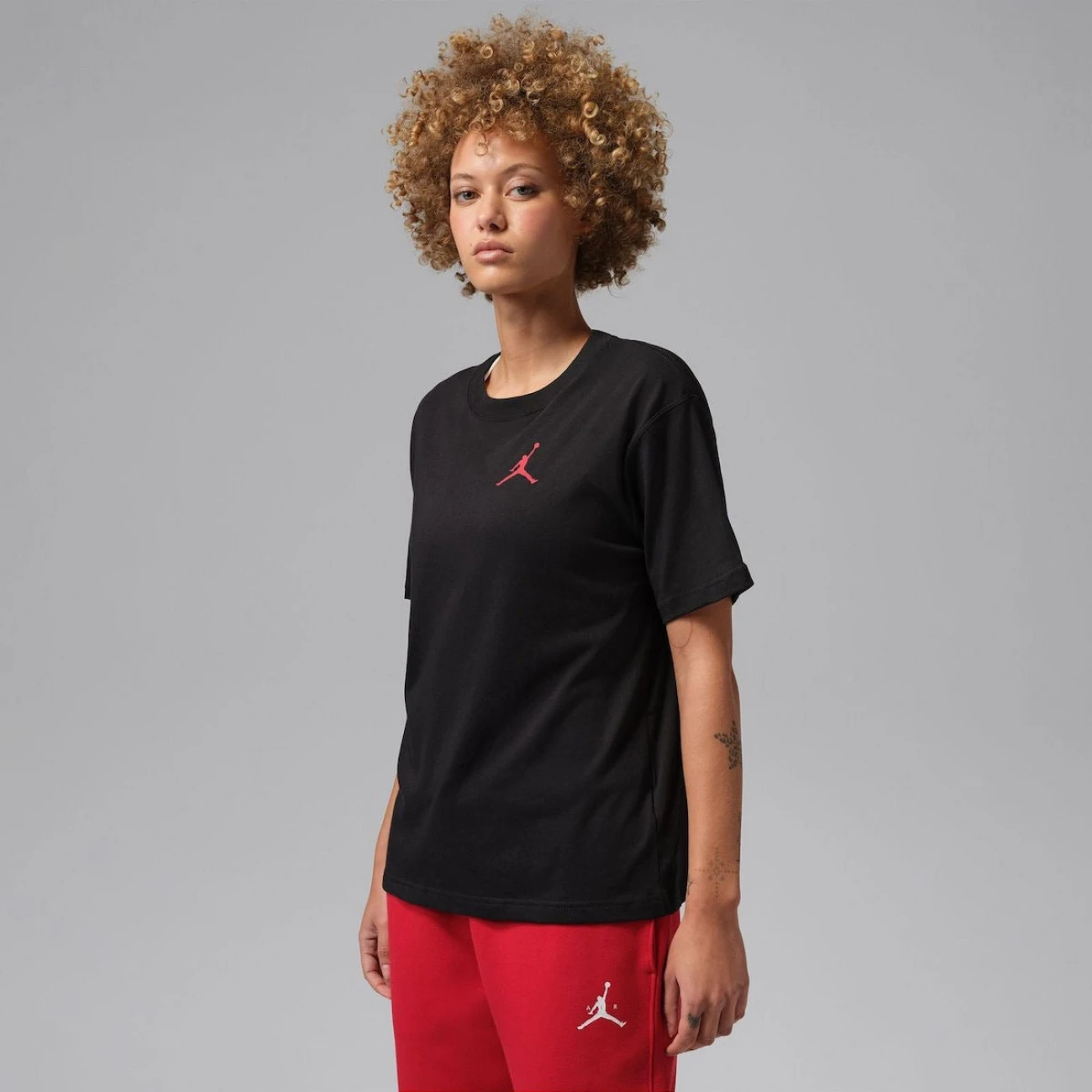 Ir0389-010 Nike  Jordan póló