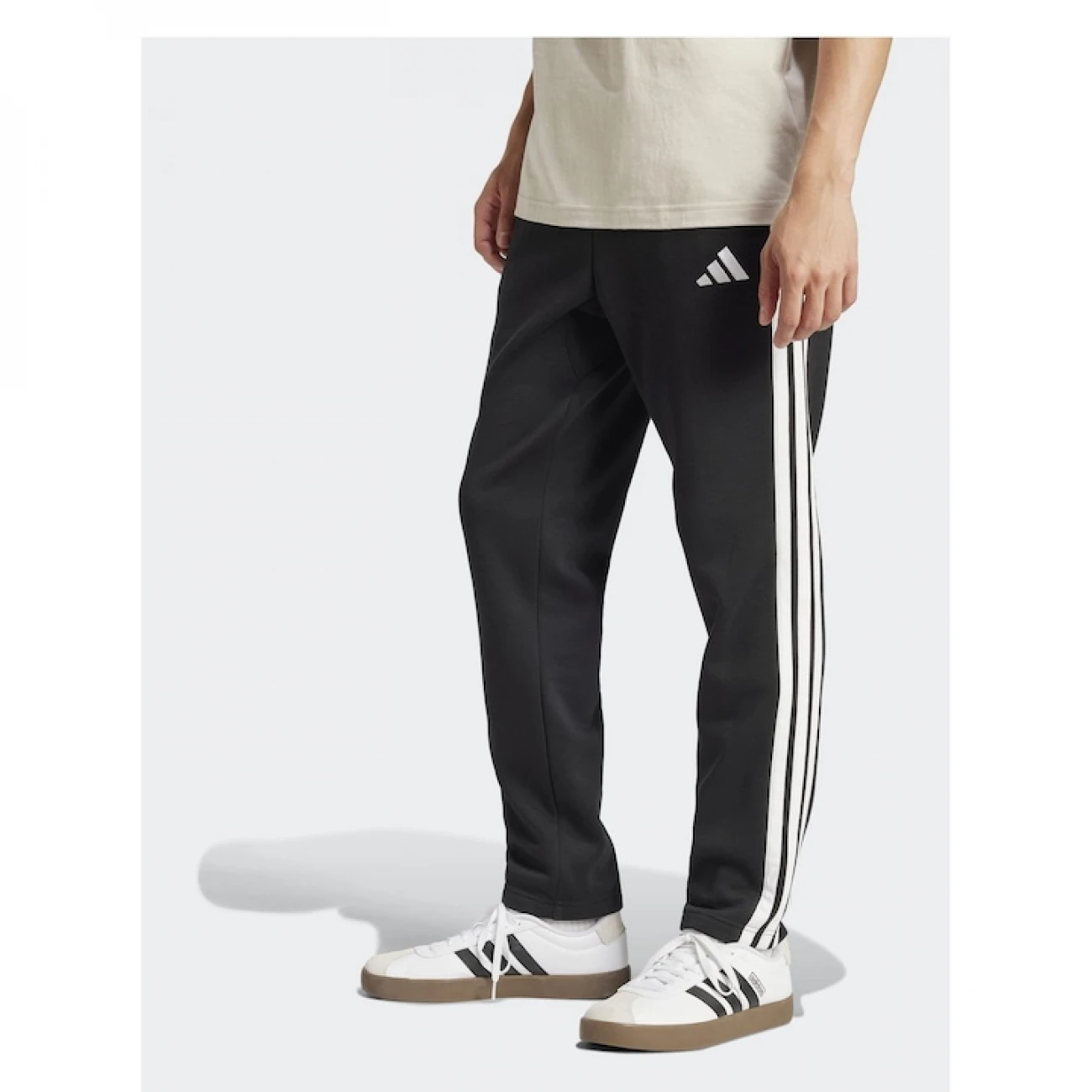 JD1854 Adidas alsó