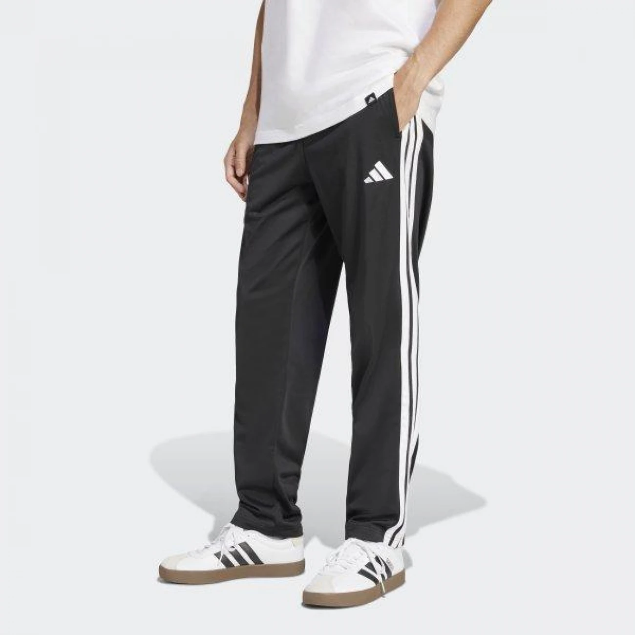 JI8802 Adidas alsó