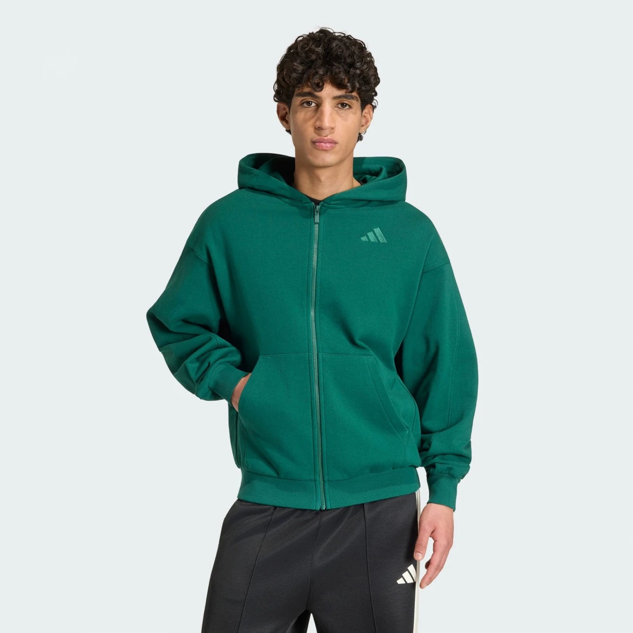 KW2327 Adidas pulóver