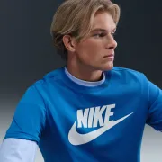 AR5004-438 Nike póló