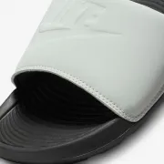 CN9675-014 Nike Victori One Slide