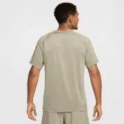 DV9815-320 Nike póló