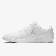 IQ5698-100 Nike Jordan Court Connect
