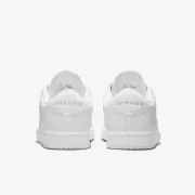 IQ5698-100 Nike Jordan Court Connect