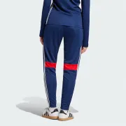 IY4517 Adidas alsó