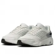 Iq0701-101 Wmns Jordan Trunner Flow