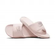 cn9677-600 Wmns Nike Victori One papucs