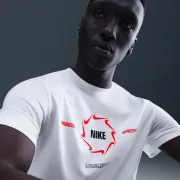 hq9161-101 Nike póló