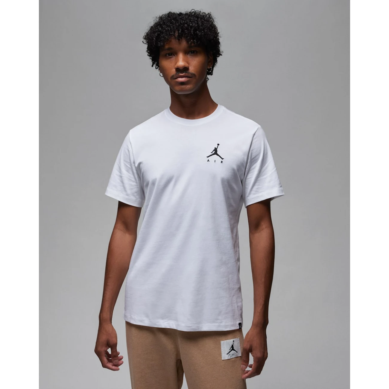 ah5296-100 Nike Jordan póló