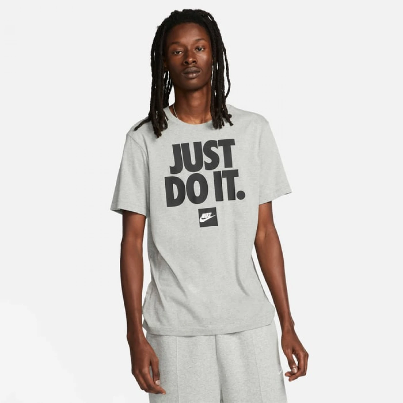 dz2989-063 Nike póló
