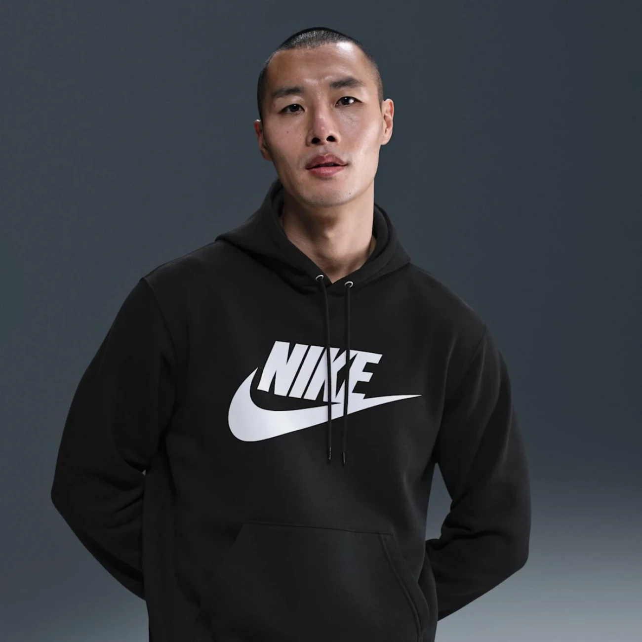 fn3868-010 Nike pulóver