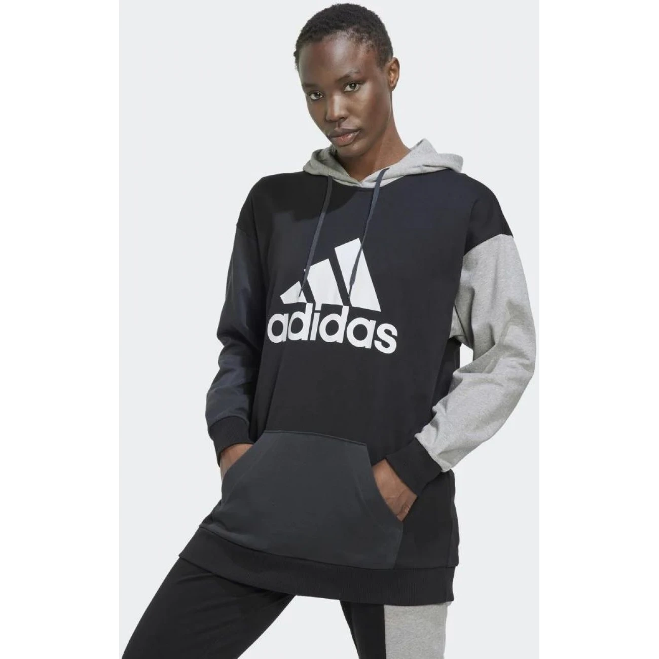 hc8827 Adidas pulóver