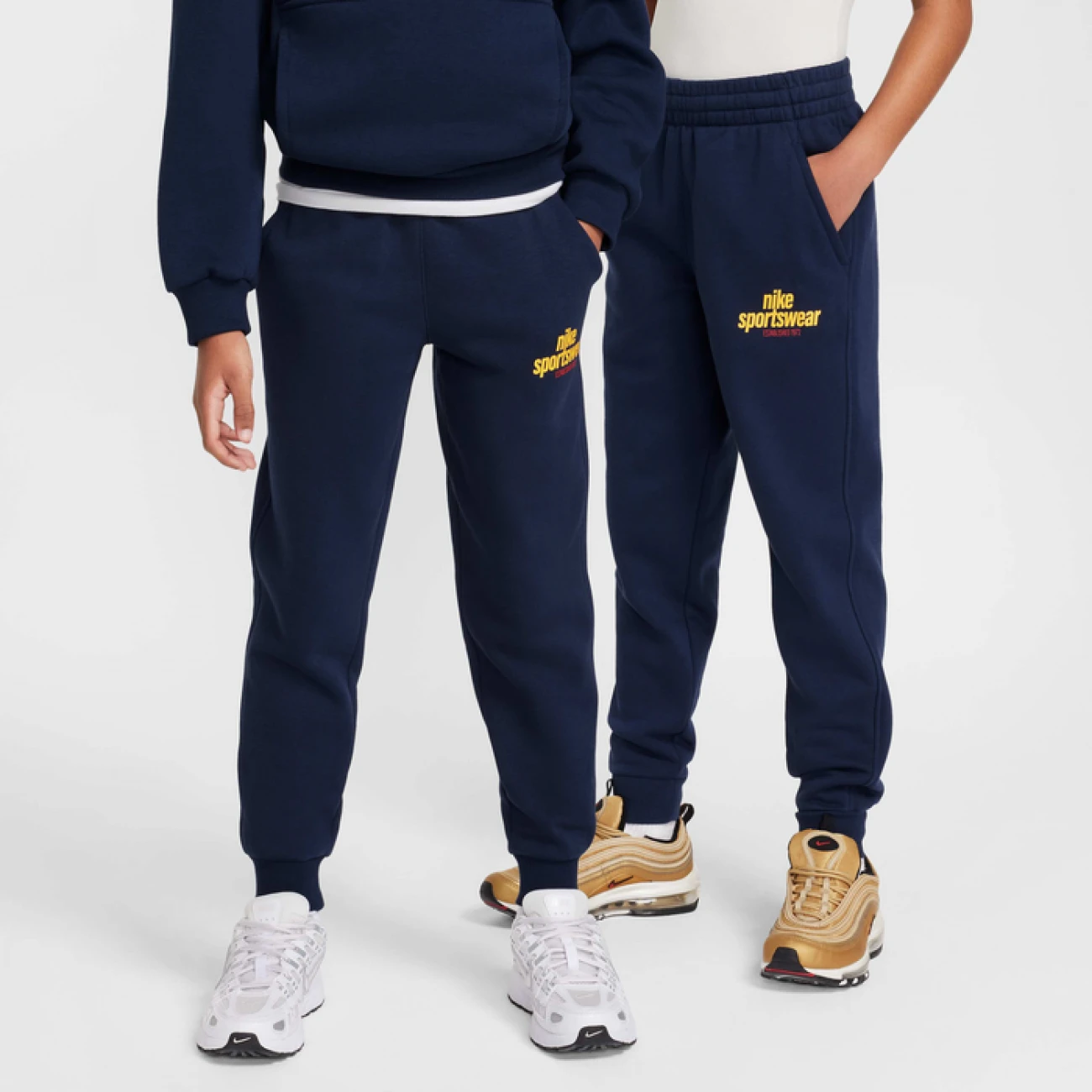hj2660-451 Nike alsó