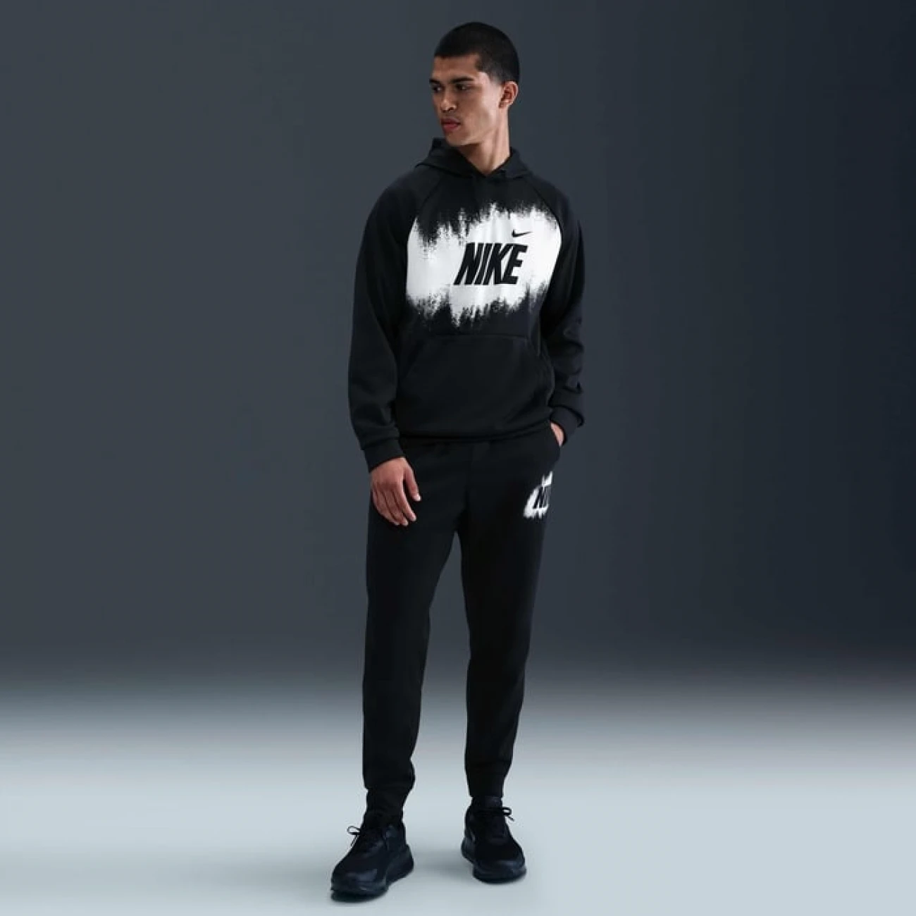 hv4062-010 Nike pulóver