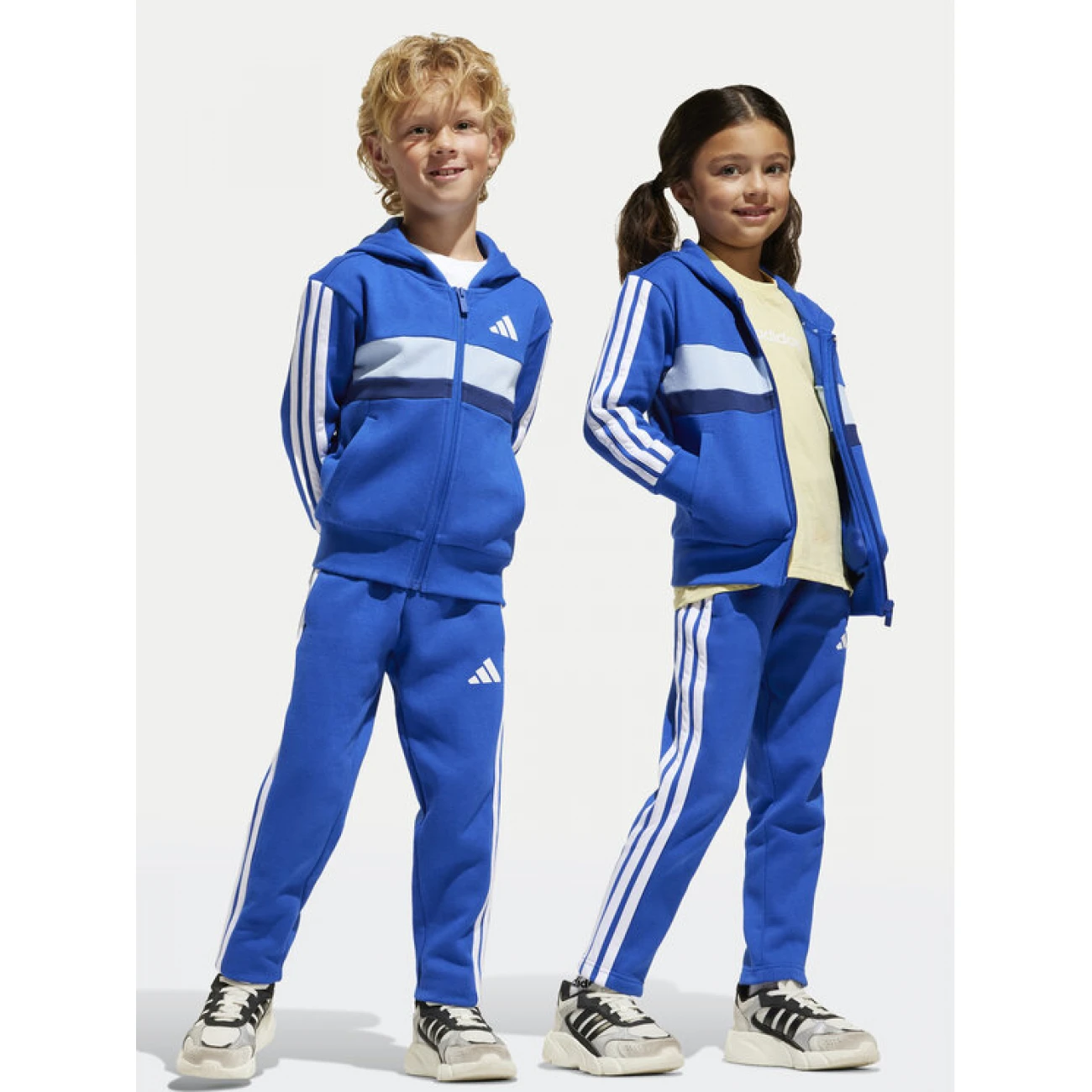 jc7488 Adidas jogging